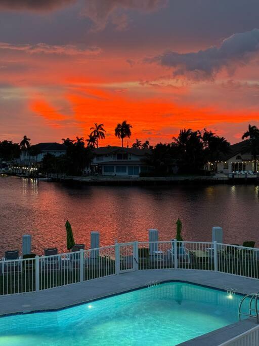 Aloha Condominium On the Intracoastal-Walk to the Beach - Housity