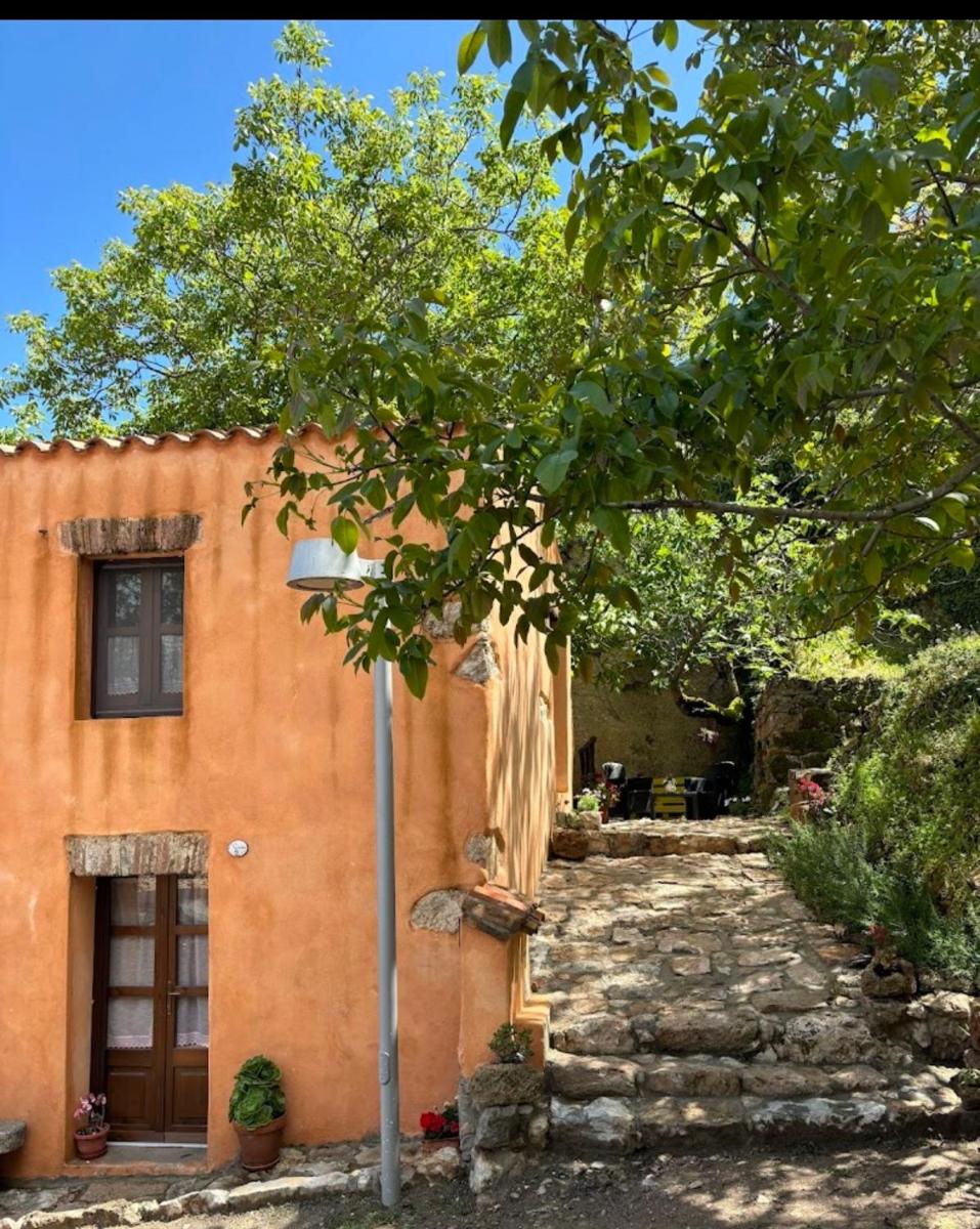 Osini Ecciu Home - Housity