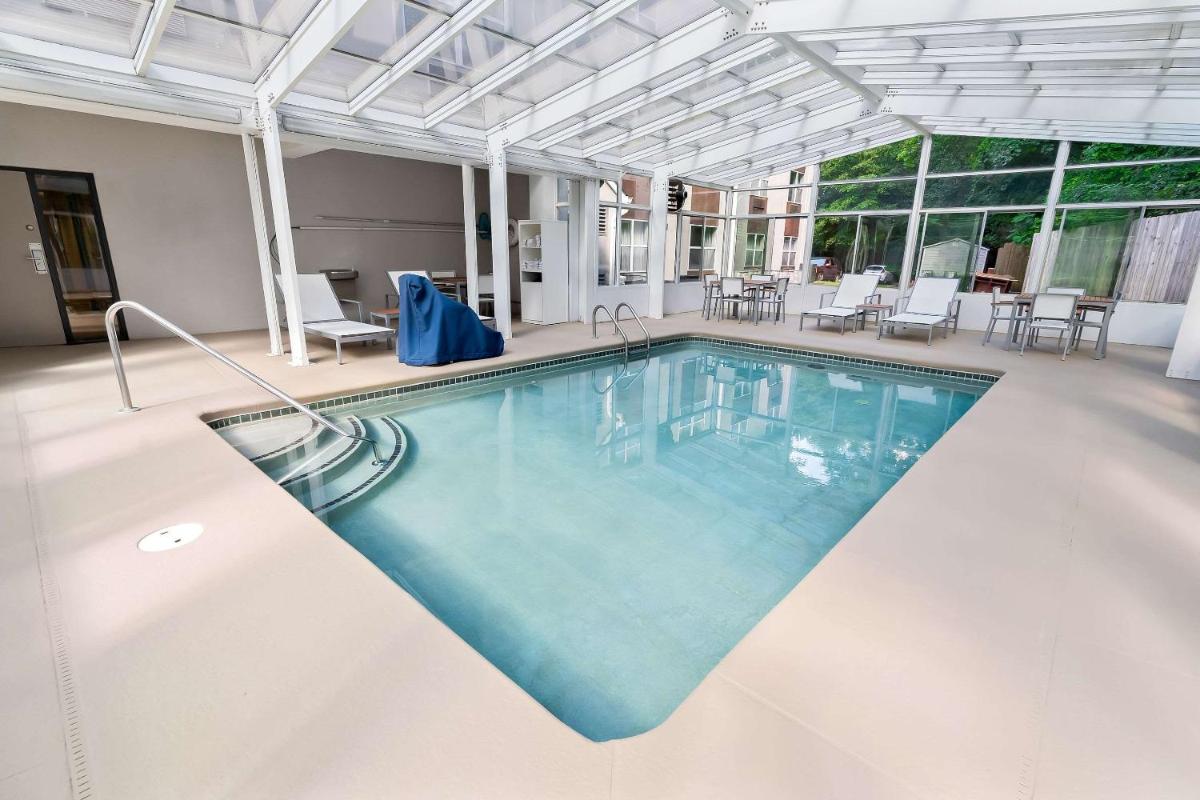 Country Inn & Suites by Radisson, Columbia Airport, SC - Housity