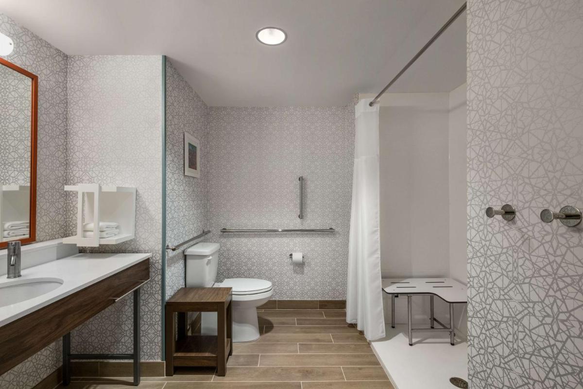 Hampton by Hilton East Austin - near UT and Capitol - Hizvo