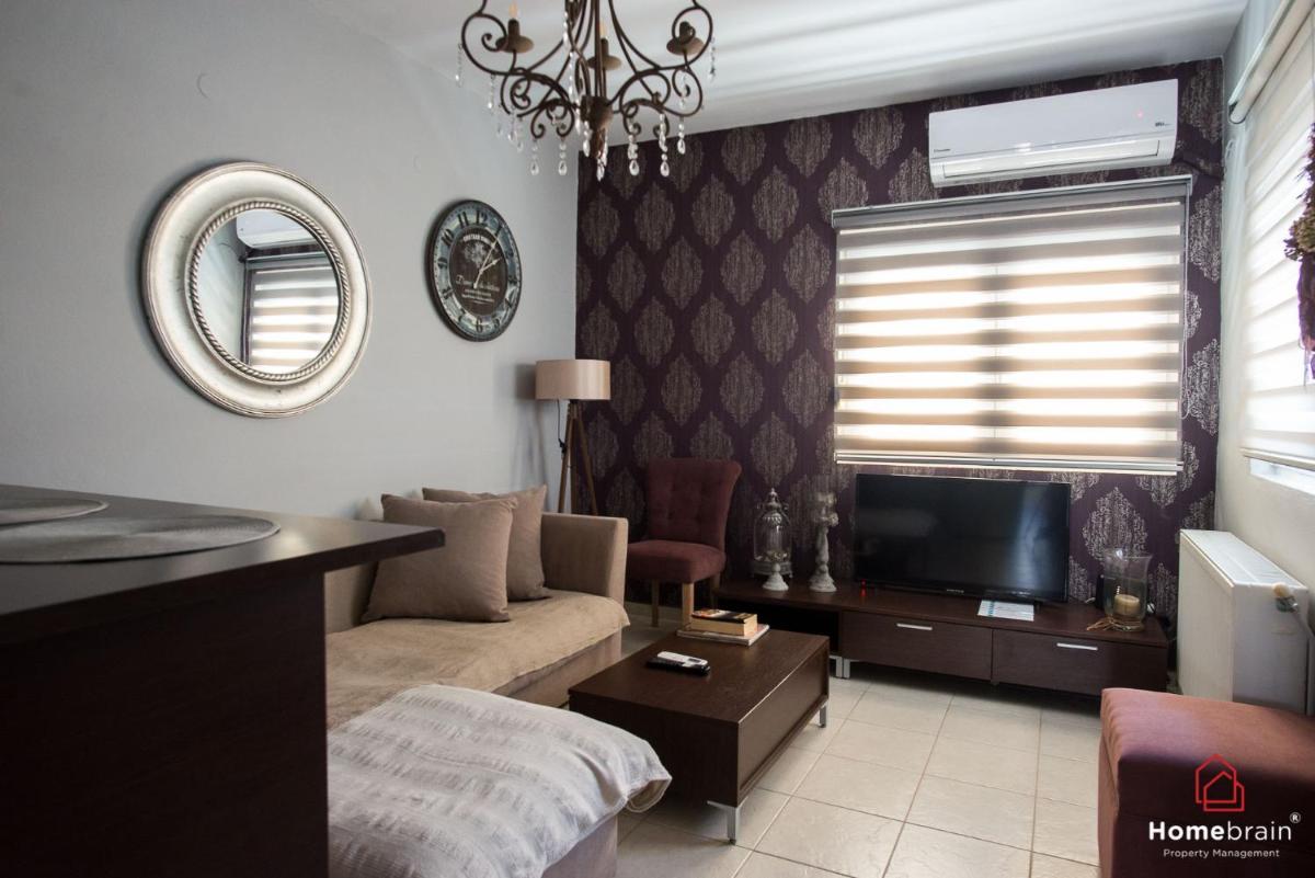 Deluxe Suite By Homebrain - Housity