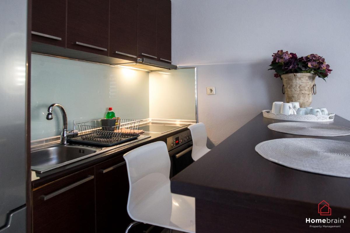 Deluxe Suite By Homebrain - Housity