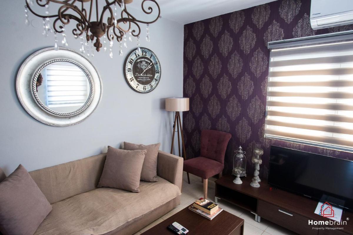 Deluxe Suite By Homebrain - Housity