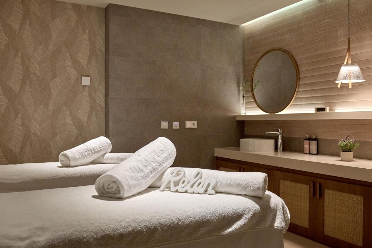 Cama o camas de una habitación en Hipotels Flamenco