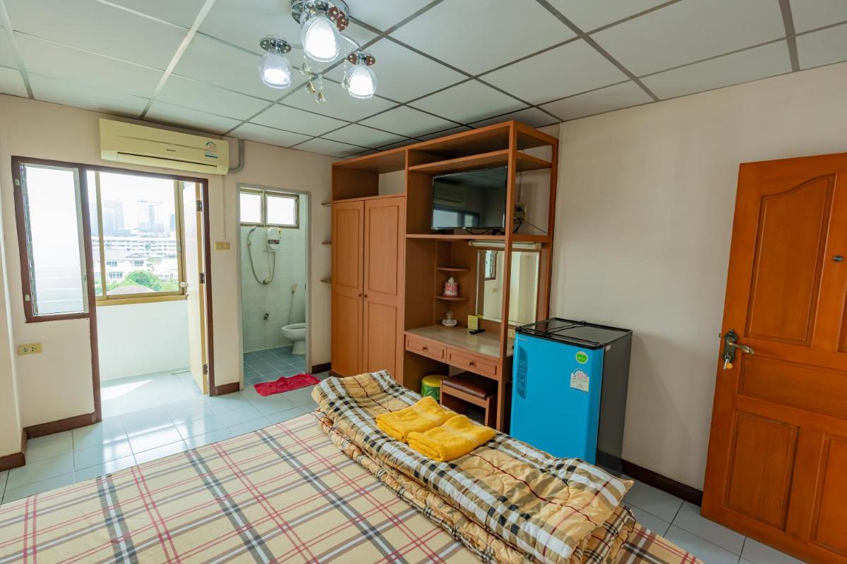 Tat Hotel - Housity