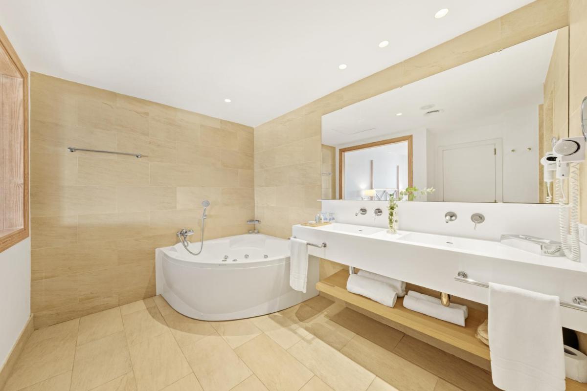 Un baño de Hotel Villa Chiquita - Adults Only - Over 12
