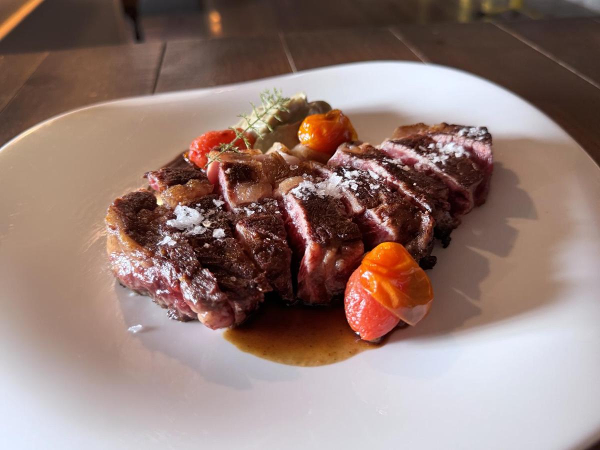 Comida en o cerca de este hotel