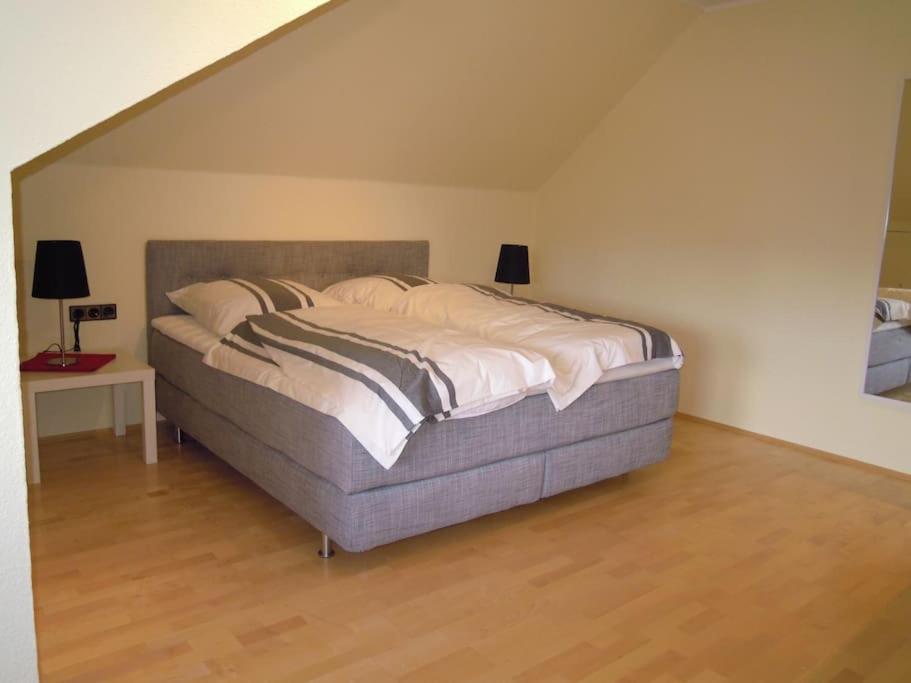 80 qm Ferienwohnung Vanessa, TOP- Lage von Warendorf,5 Tage ÜN minimum - Housity