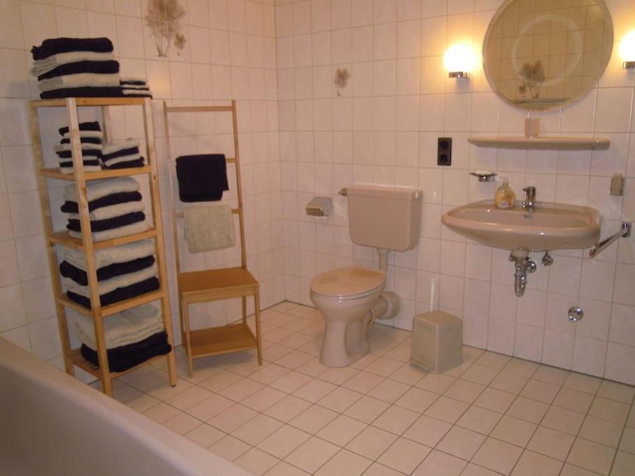 80 qm Ferienwohnung Vanessa, TOP- Lage von Warendorf,5 Tage ÜN minimum - Housity