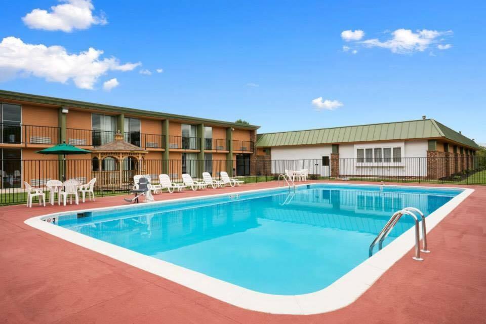Baymont by Wyndham Salem Roanoke Area - Housity