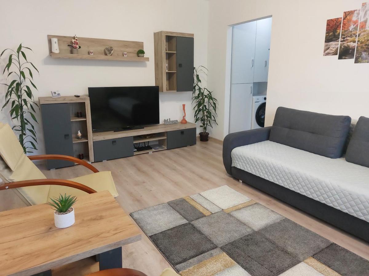 La Radu - Housity