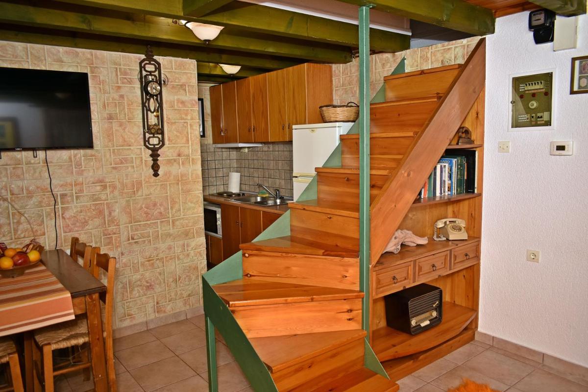 Pleistos valley 2 - Housity