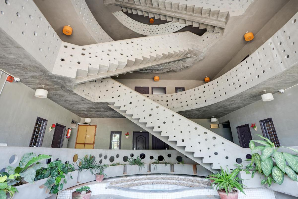 OYO Collection O Grand Residency - Housity