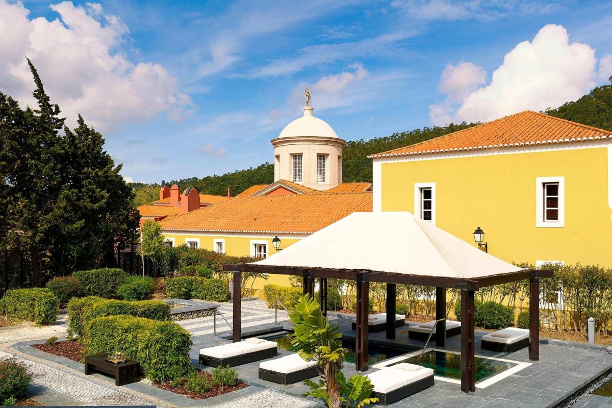 O edifício onde o hotel está situado