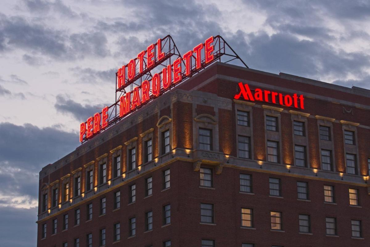 Peoria Marriott Pere Marquette - Housity