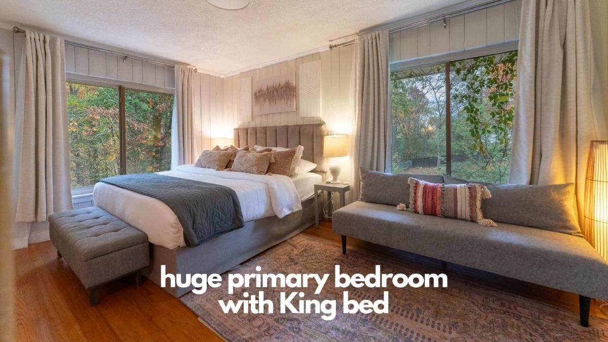 Dream home w fireplace amenities & tons of space - Housity