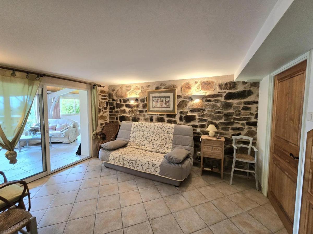 Gîte avec grand parc, clim et Wifi, proche commerces, dans le Parc Naturel Périgord Limousin - FR-1-616-78 - Housity