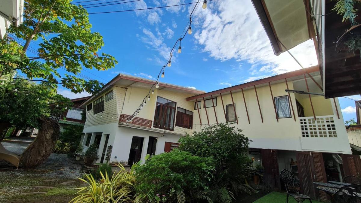 ฮักเคียงโขง HUG Khieng Khong Nongkhai Hostel - Housity
