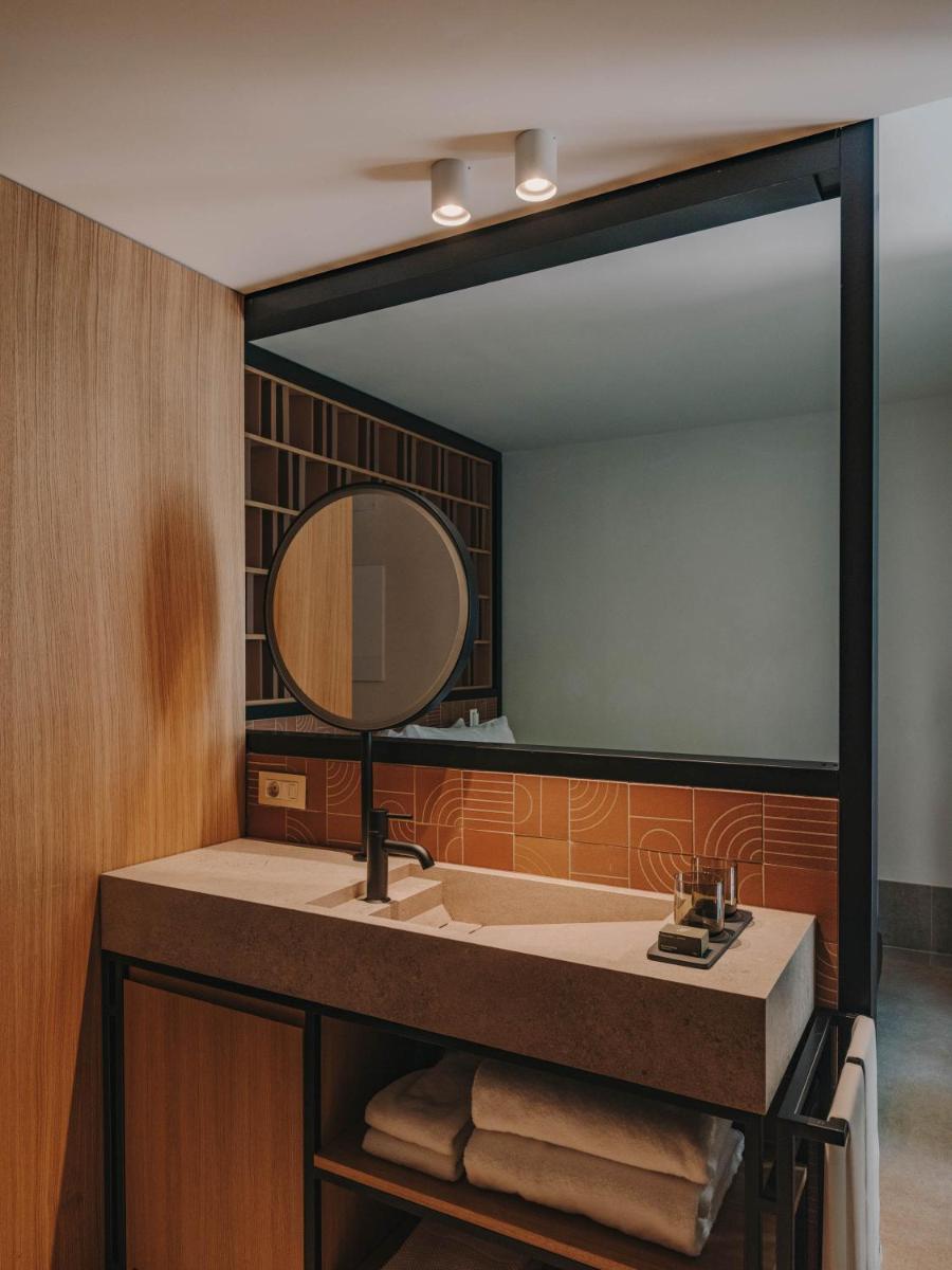 Un baño de Hotel Palau Fugit