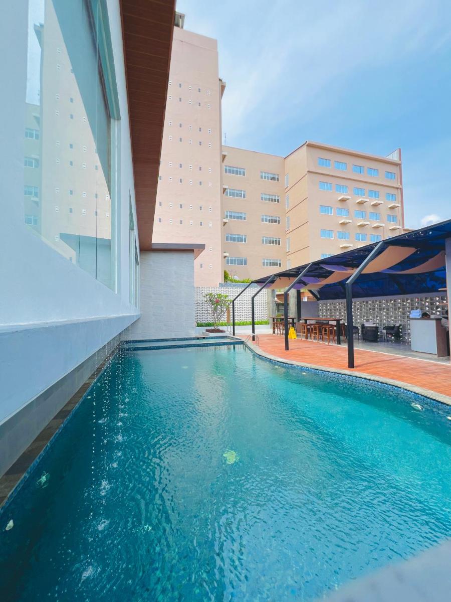 Azana Asia Hotel Cilacap - Housity