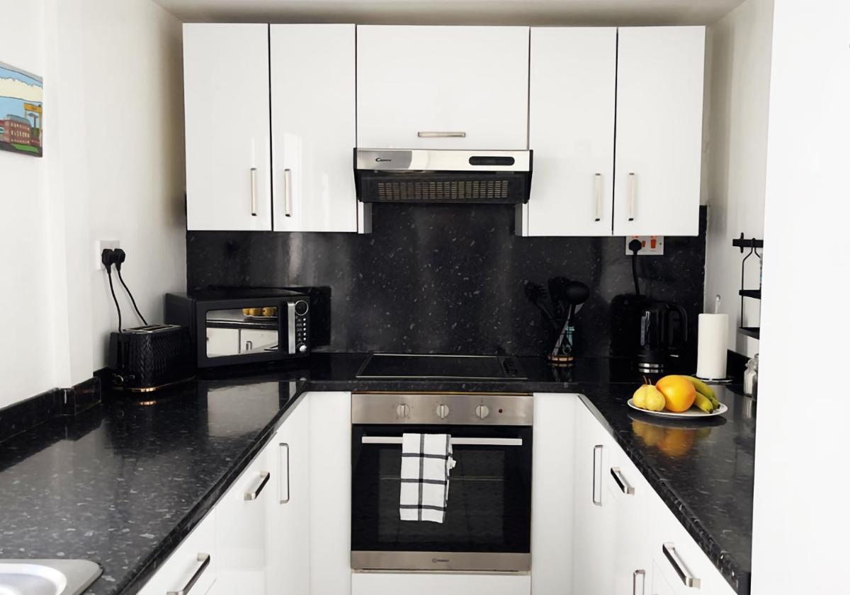 Titanic The Lady, 3 Bed Townhouse - Housity