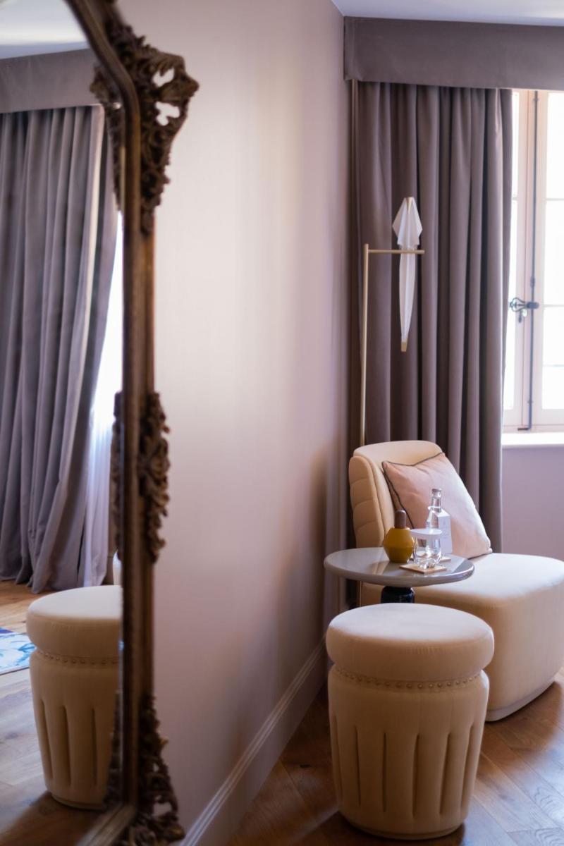 Coin salon dans l'établissement Hôtel Richer De Belleval - Relais & Châteaux