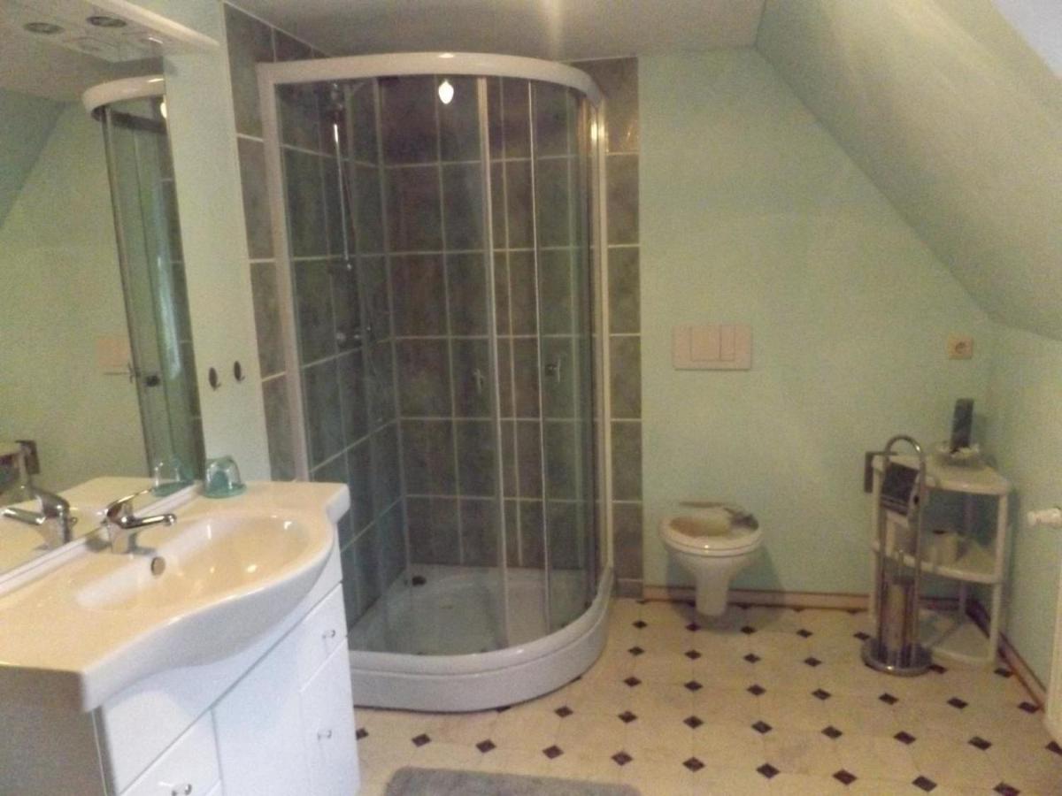 Ferienwohnung für 3 Personen ca 52 m in Plau am See OT Quetzin, Mecklenburg-Vorpommern Mecklenburgische Seenplatte1 Schlafzimmer, 1 Badezimmer, TV, Sat-TV, See 250 m, Grasstrand 250 m, Top Vermieter 2021 - Housity