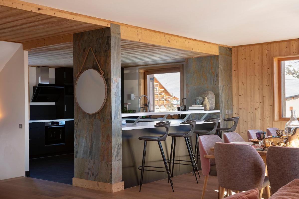 Cuisine ou kitchenette dans l'établissement Grandes Rousses Hotel & Spa