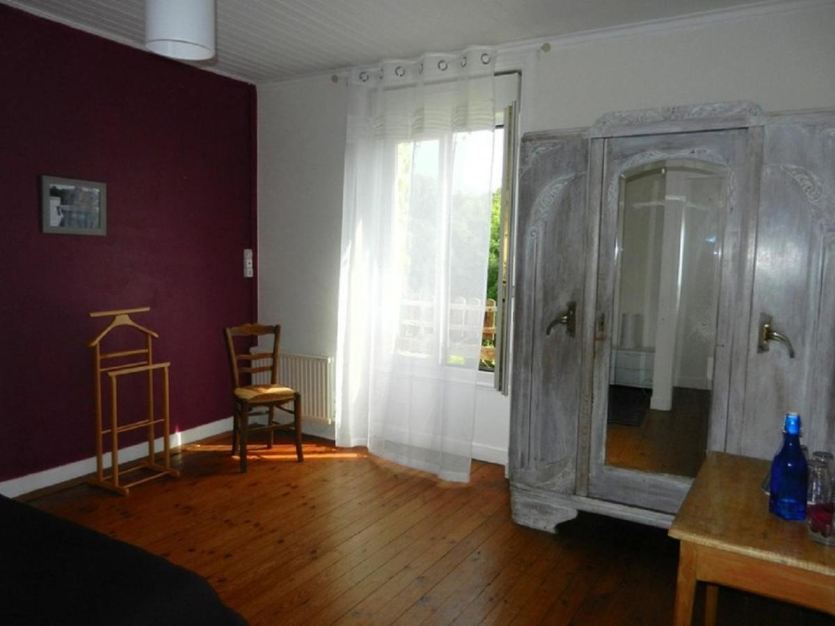 Chambre d'hôtes Au bout de l'île - La toue sablière - Housity