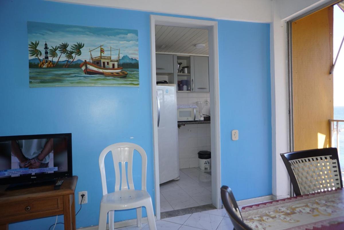 Apartment 610, vista Mar e Farol da Barra - Housity