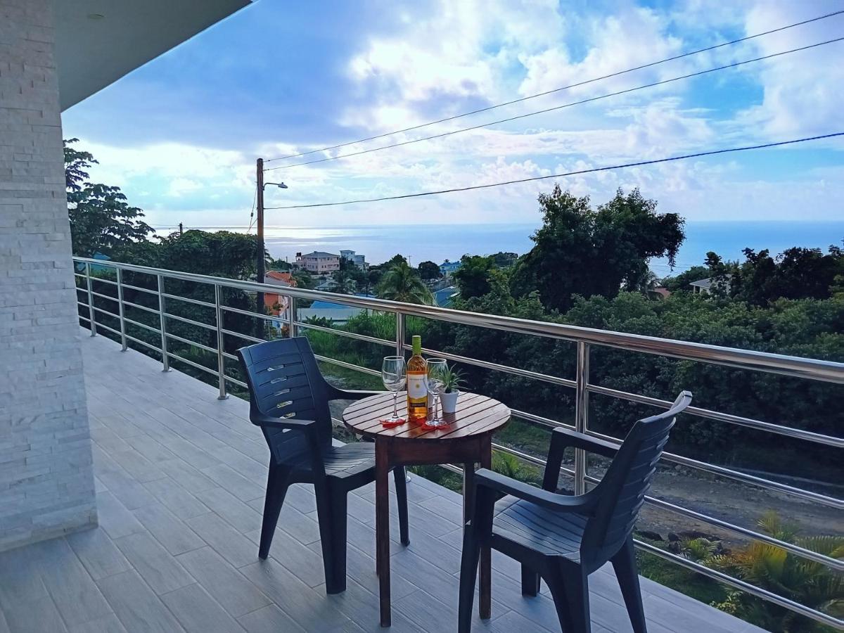 Serenity Seaview Suite - Housity
