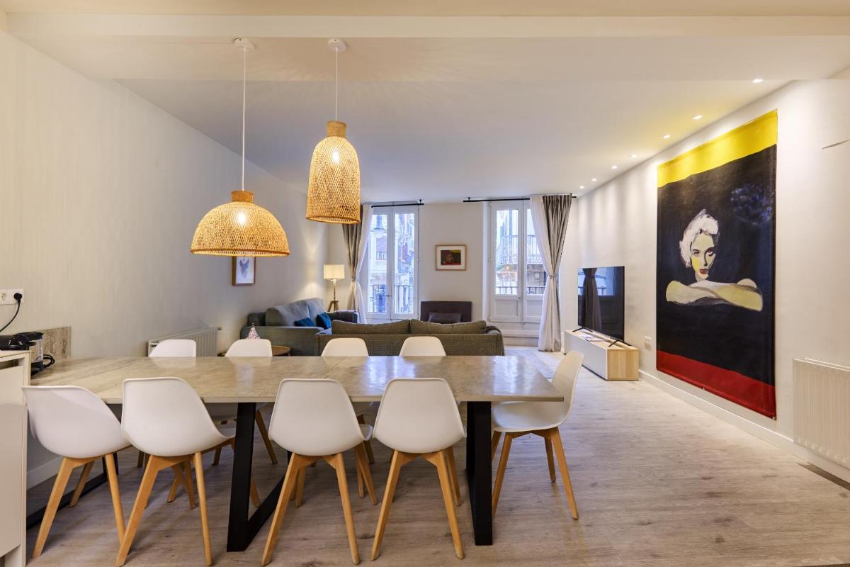 TuApartamento Mercaderes 9 - Vistas directas del encierro en Pamplona - - Housity