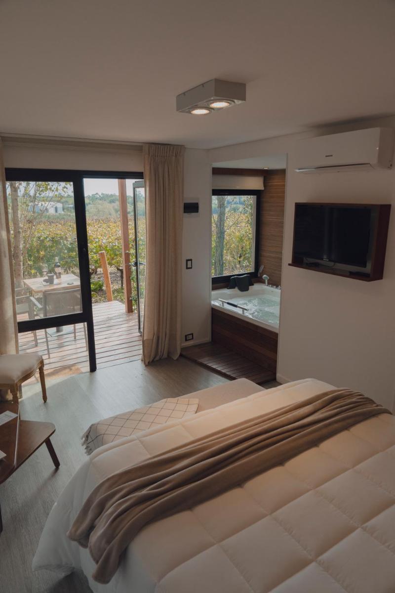 Pizzorno Lodge & Wine - Housity