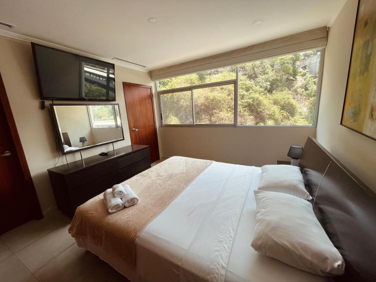 Gallery Suite en Riverfront Puerto Santa Ana - Housity