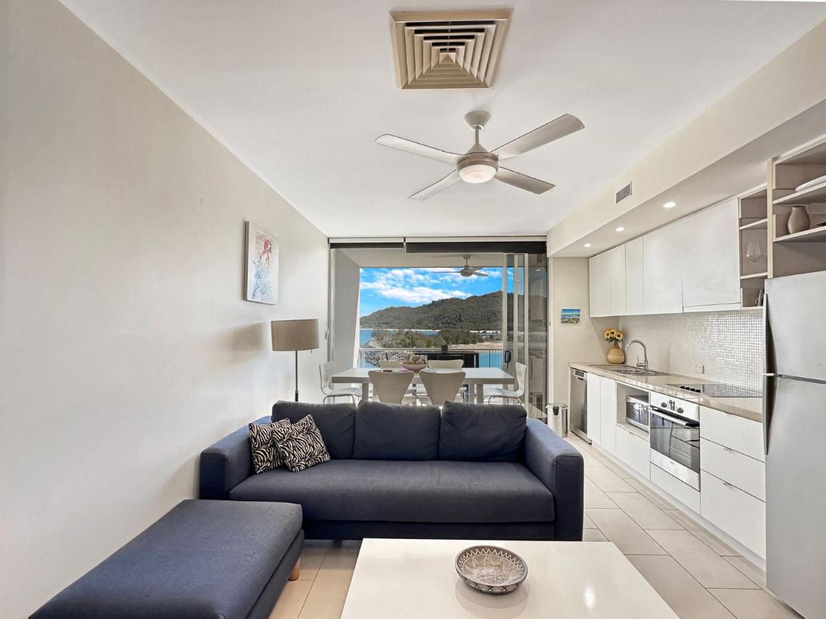 1 Bright Point Apartment 1402 - Housity