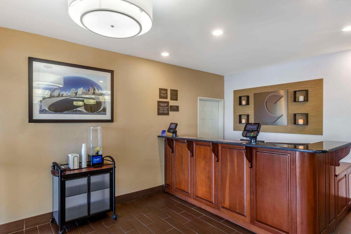 Comfort Inn Gurnee near Six Flags - Housity