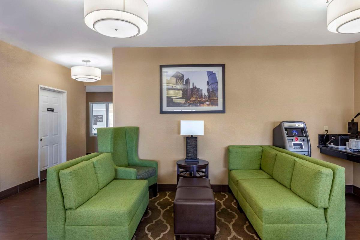 Comfort Inn Gurnee near Six Flags - Housity