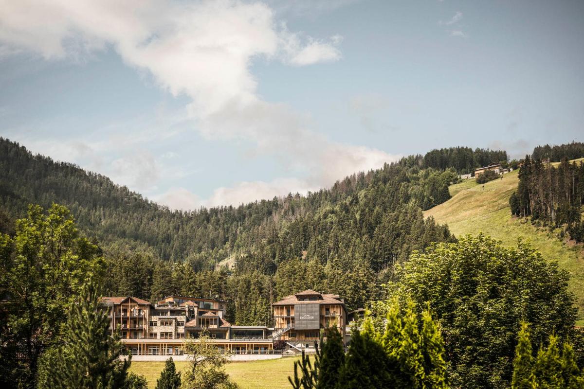 Excelsior Dolomites Life Resort - Housity