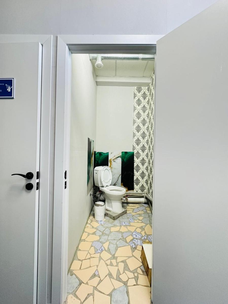 Center Capsule Hotel - Hizvo