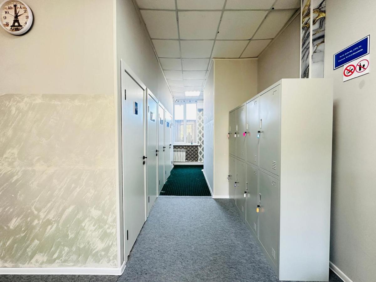 Center Capsule Hotel - Hizvo