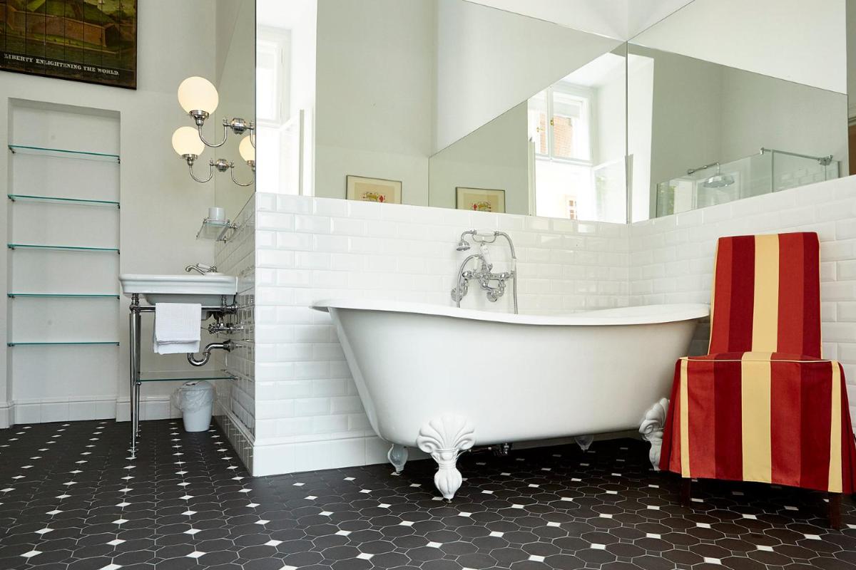 Exklusive Suiten im Schloss Horn - Housity