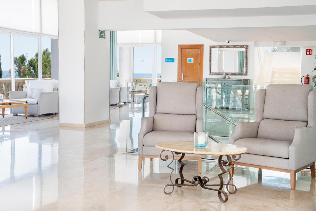 Zona de estar de Hotel ROC Illetas & SPA
