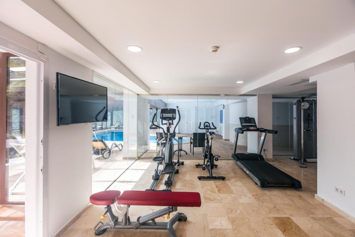 Gimnasio o instalaciones de fitness de Hotel ROC Illetas & SPA