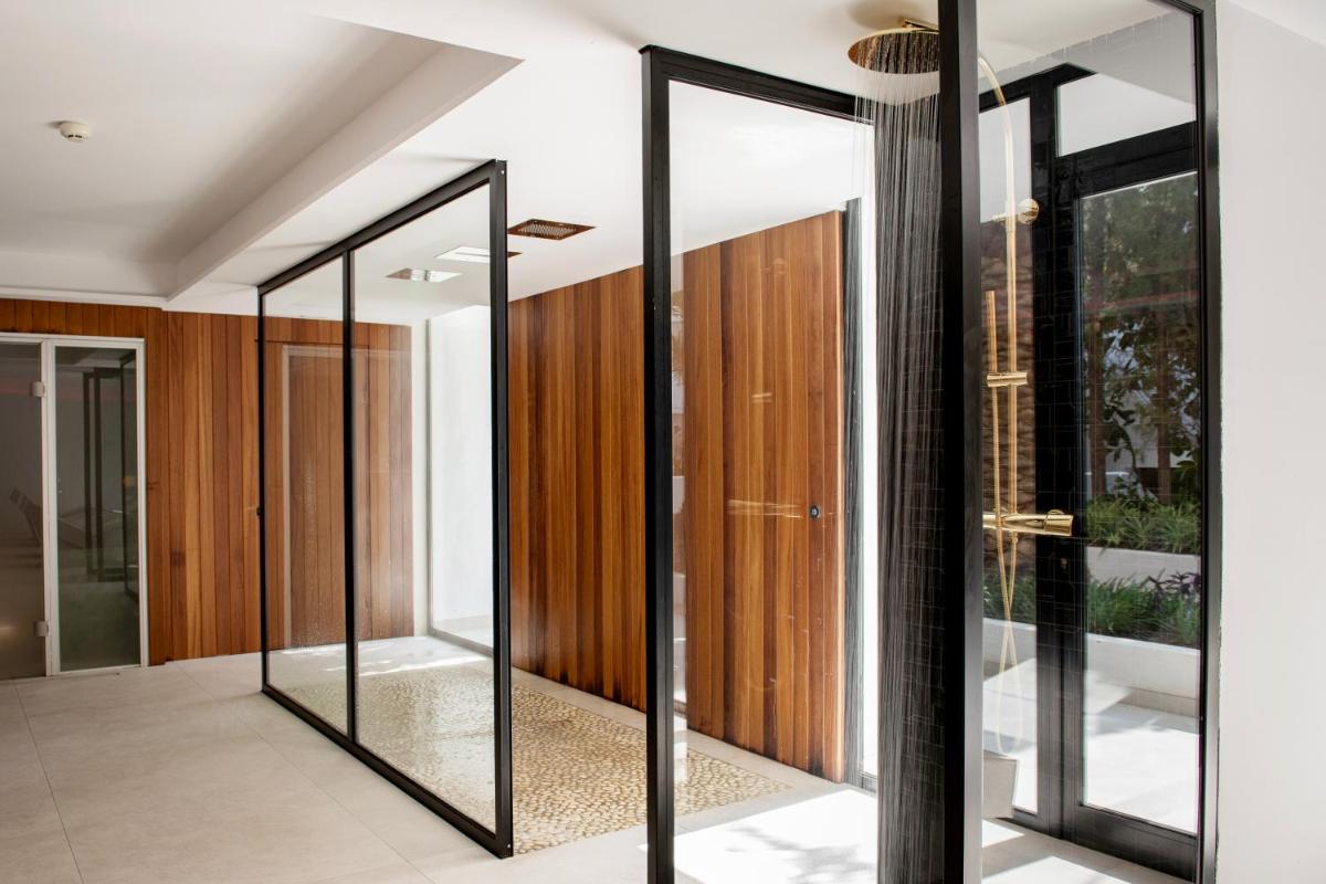 Un baño de Hotel ROC Illetas & SPA