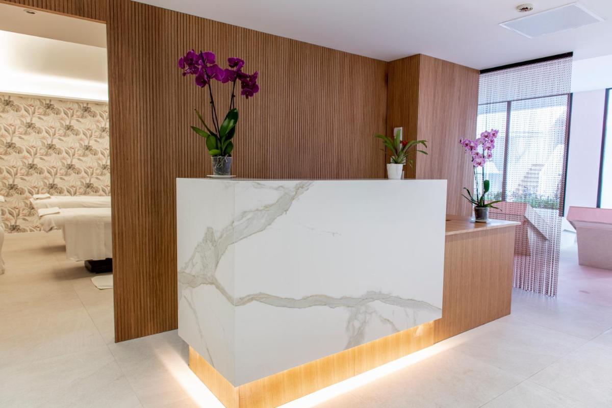 Un baño de Hotel ROC Illetas & SPA