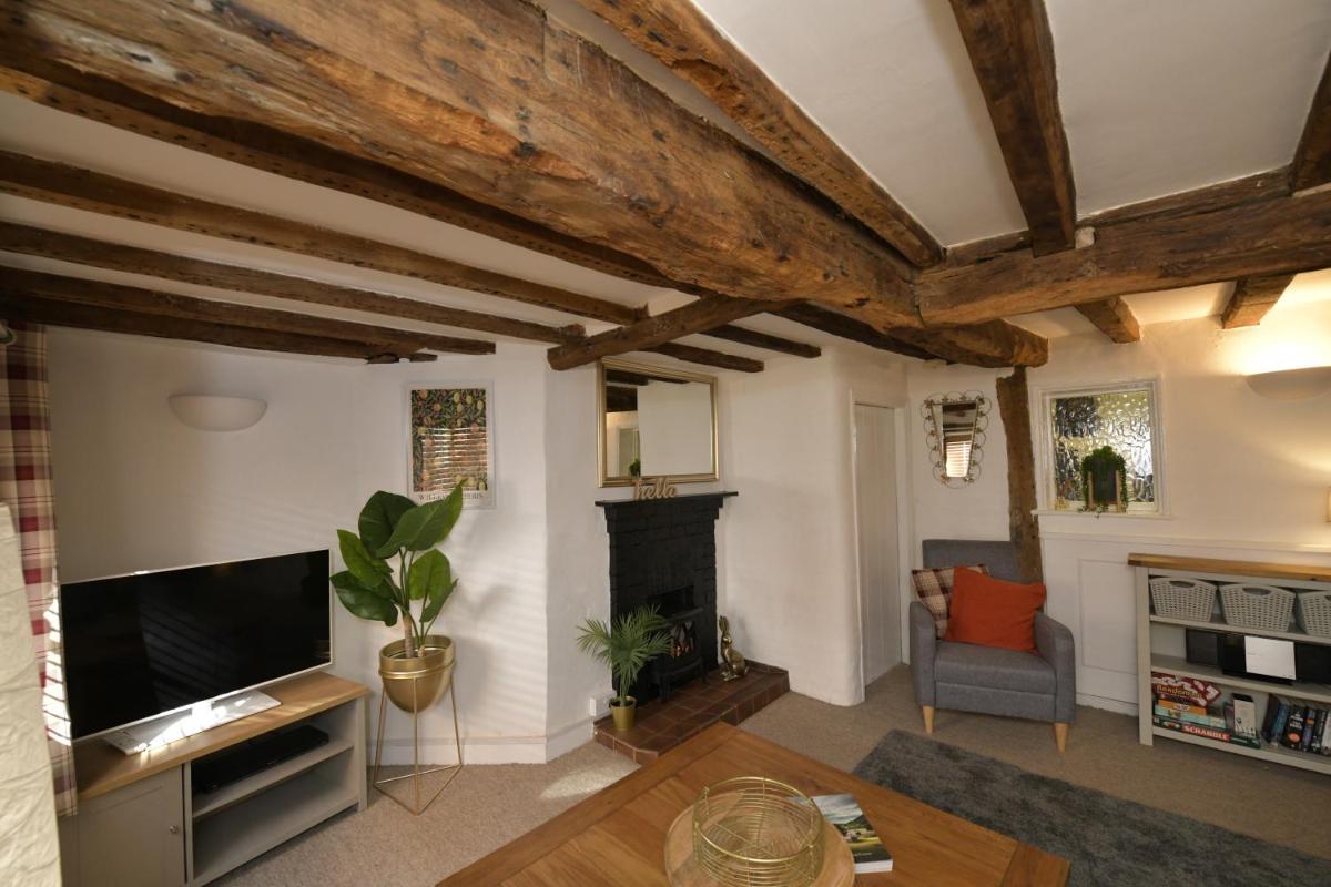 Entire Home 2min walk to Shrewsbury town centre Sleeps 6 - Housity