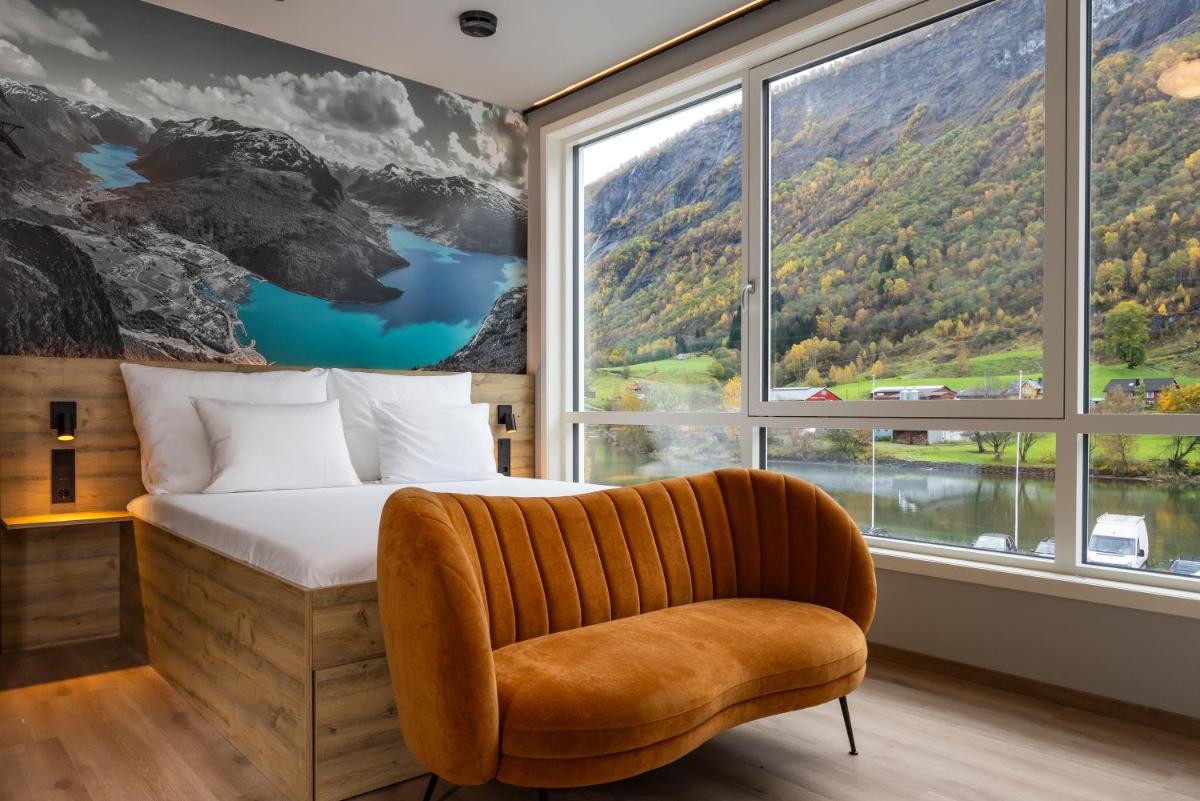 Stryn House - Hotel & Apartments - Housity
