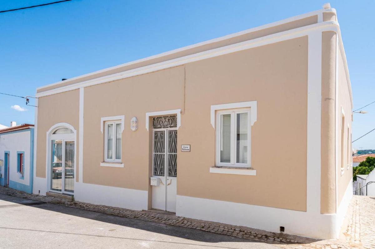 Guesthouse Casa Felicia - Housity