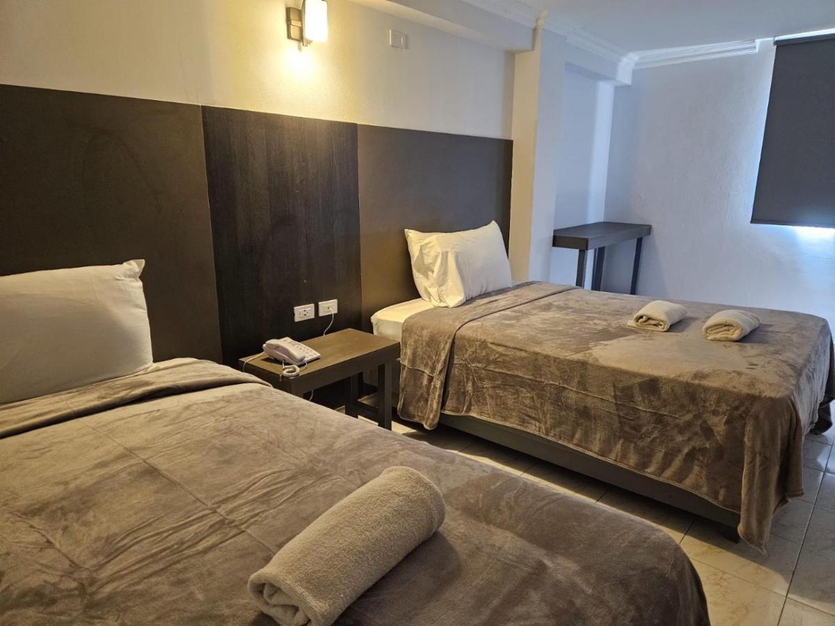 Hotel Montreal - Housity