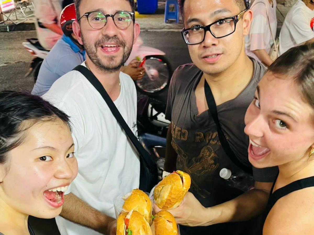 Saigon Authentic Hostel - Daily Walking Morning City Tour, Fresh Daily Breakfast, Gym & Rooftop Billiard - Housity